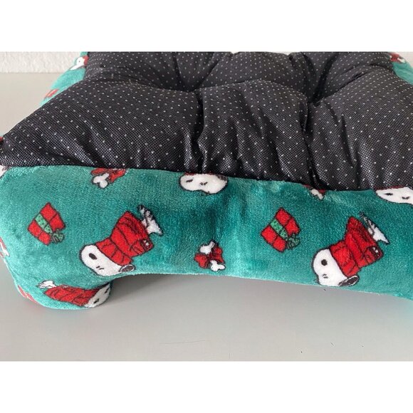 Peanuts Snoopy Small Dog Cat Pet Cozy Cuddler Bed Christmas Holiday Green NEW - Picture 13 of 15